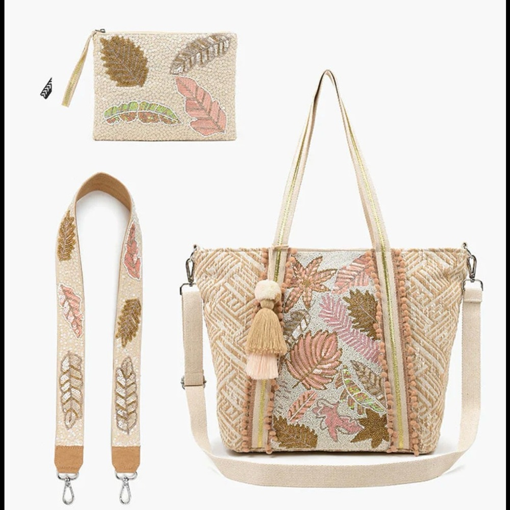 America & Beyond Medium Tote Natural Gold
Embroidered Beige Tote Leaf Design